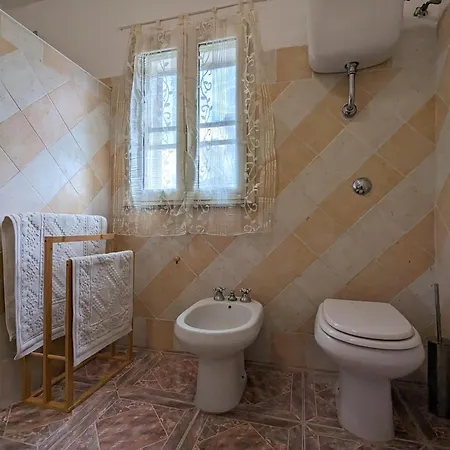 L'ulivo Apartment *